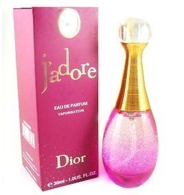 DIOR 迪奥 粉色真我女郎女士香水100ML 带金粉 Jadore纯净、永恒的造型，体现了CD一贯的格调：高雅而迷人。细长的瓶颈，用金色的领巾围了一周，更加显得高贵不凡。瓶身光滑透明没有一点修饰，Jadore这几个字母…