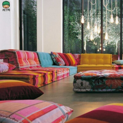 地枕给空间增添趣味的绝佳室内装饰方法