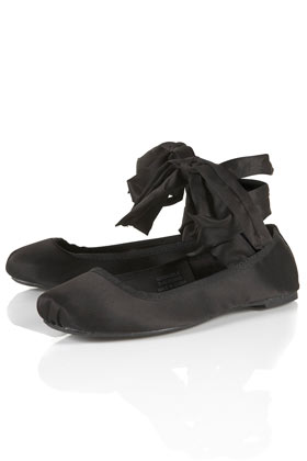 MUSIQUE Satin Tie Ballet Pumps