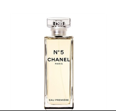 CHANEL N°5 仿若初识的悸动…… 香精、香水、淡香水以及低调奢华版香水……每一种香氛演绎都展现了N°5的微妙变化。如今，香奈儿调香师贾克•波巨的全新创作—低调奢华版香水，以细致透明的和谐感，为这个永恒经典的…