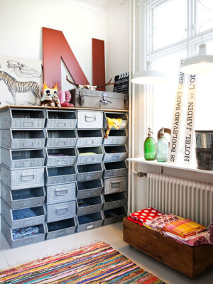 喜欢这样呆板但一丝不苟的文件箱。,储物,办公室