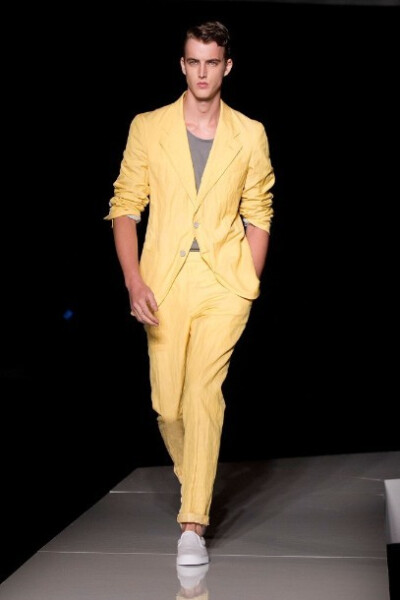 Joseph Abboud 2013 S/S. Clement/James/Benjamin/Simone等全数亮相 度假风的麻质 类似丹宁布的挺括感 亮色延续了欧洲发布会的复苏风潮