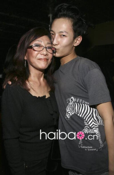 Alexander Wang和他妈妈