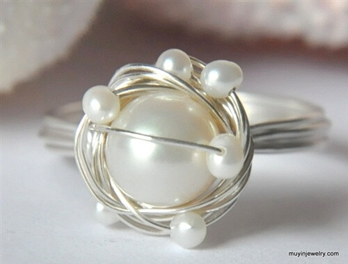 SNOWY NEST freshwater pearl wire wrap ring