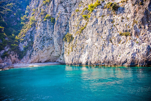 看着就像是会诞生美丽神话的地方。Zakynthos,Greece