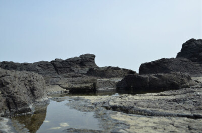 火山岛国家地质公园 黑色的玄武岩