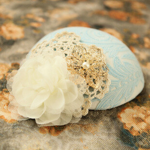 淡蓝色花纹花朵贝雷帽
