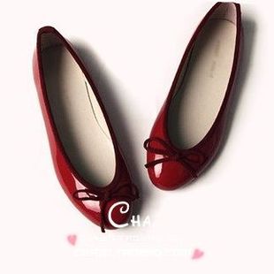 可爱蝴蝶圆头红鞋平底鞋