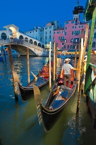 Dusk, Venice, Italy. 多想有一個愛人, 一起去沉浸在晚風裏.