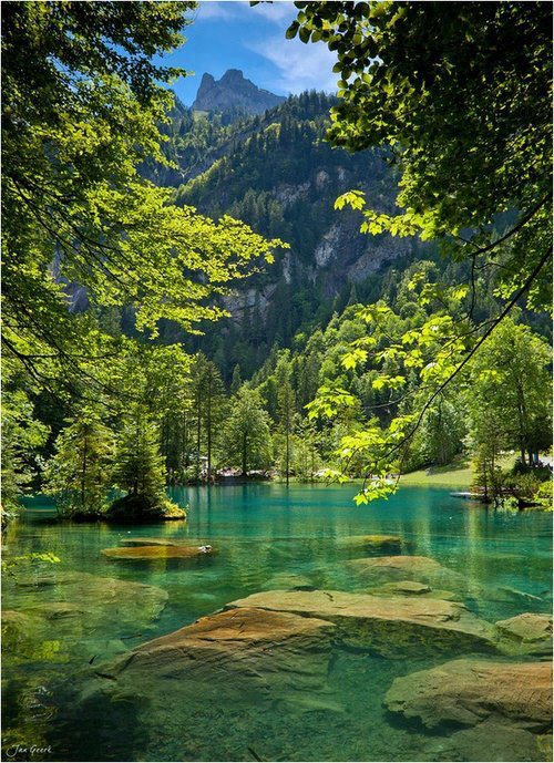 Blue Lake, Kandersteg, Suiza.