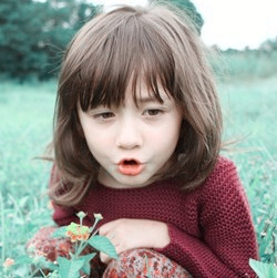 一对美韩混血双胞胎姐妹 非常可爱的女孩