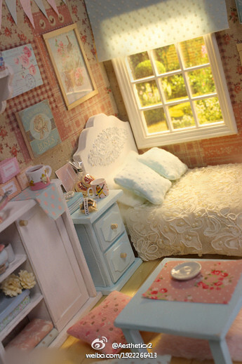 温暖的小房间呢~~ dreamhouse 甜甜的家 你也想要一个温暖又美美的家么？ &lt; Tina &gt;