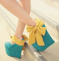 其实蛮喜欢这鞋子的 颜色很美 < Tina >