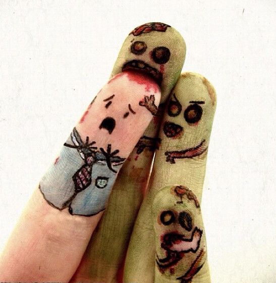 (via Zombie fingers by =Meiio on deviantART)