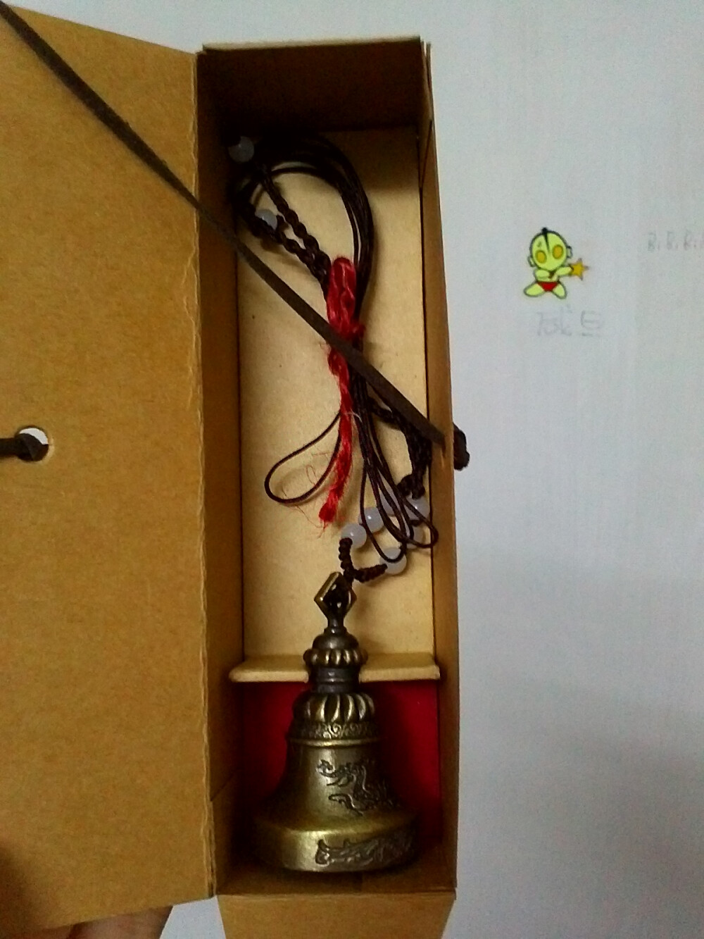 自做的手工礼盒，盒子里装的是前段时间送给朋友的龙铃~手作能力又提升了....西西