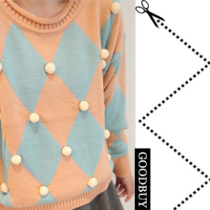 这款毛衣超爱呢~~   要是冬天的时候可以配个雪地靴  是不是很有爱呢~~  黑色是主色 百搭  灰色很洋气哦  蓝橘的话非常特别可爱 <br /> <br />黄色是奶油的颜色哦