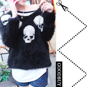 马海毛款的毛衣  毛毛很长哦  很舒服哦  一款是骷髅头一款的字母的  都超级OK哦