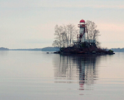 74. The Lost Lighthouse, North Bay, 安大略省, 加拿大。我喜欢这座灯塔的样子，我喜欢这座灯塔的名字。