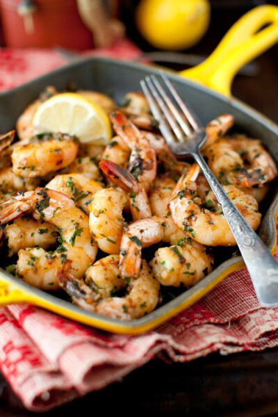 Shrimp with garlic, wine, olive oil, paprika and lemon juice. So simple. So good.