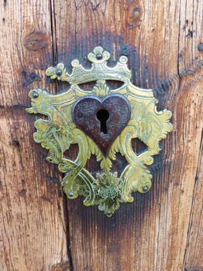 heart keyhole