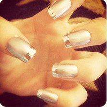 金属法式甲，很喜欢这个！爱美丽 爱造型