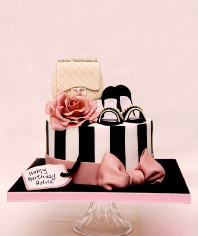 一杯特立独行的蛋糕