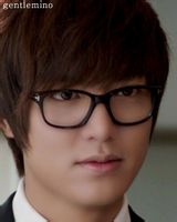 带起眼镜别有一番风味啊