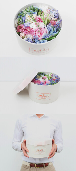 【嘿，裘德】粉嫩颜色的David Austin, 点缀风信子。风信子的花语是”只要点亮生命之火，就能找到希望“。重温披头士名曲《Hey Jude>, 其中有一句是“ Remember to let her under your skin 记得将它深藏於心，Then you'll begin to make it better 然后一切都会变好。。。无论难堪或伤心，心怀善意和温存。