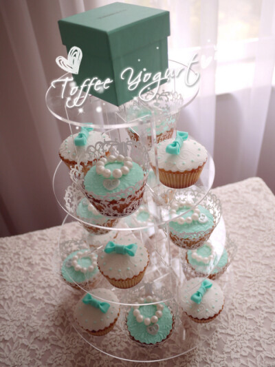 Tiffany蓝绿珍珠心型手项链翻糖杯子蛋糕塔！！