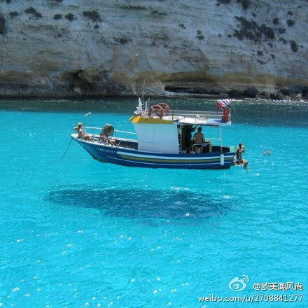 佩拉杰群岛（Pelagie Islands）位于地中海中部，地处马耳他、突尼斯和意大利的西西里岛之间。