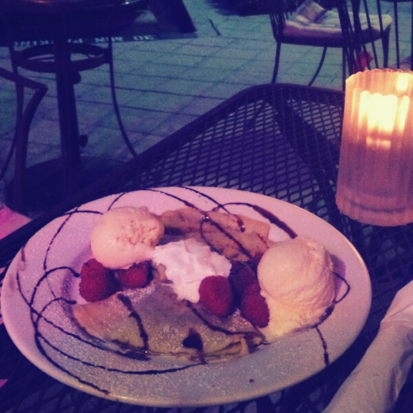 10@Wired Cafe le Bistro_Nutella and Raspberry crepe with mango&vanilla ice cream_9.22 还是法国小馆地道。吃来吃去还是Nutella至高！