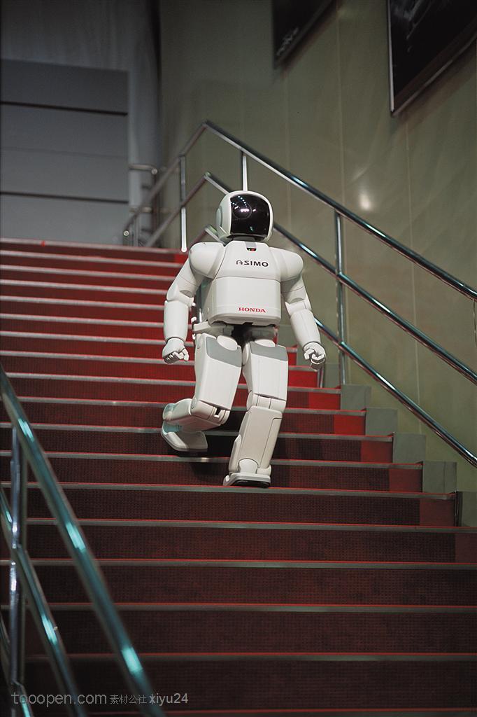 下楼梯的ASIMO机器人工业科技图片素材