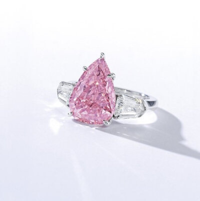 5,03 a Kara fresca cor-de-rosa do diamante com diamante valorização anel de US $ 42 milhões para 52 milhões dólares Romance florescendo diamante rosa, nos últimos anos tem sido procurado por coleciona…