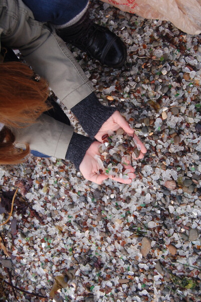 从tumblr上找到的，Glass Beach, NORTHERN CA，真的存在