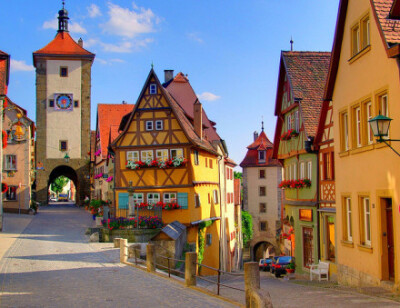 这就是真实地童话世界，那个永远洋溢着幸福的村庄。 图注：罗腾堡，德国。