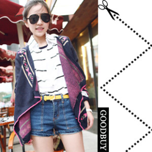 毛衣开衫哦  波普系列的哦  毛衣很好看哦  很喜欢很洋气啊  在拍照的时候好多人来问网店要来买  哈哈 知道好看了吧