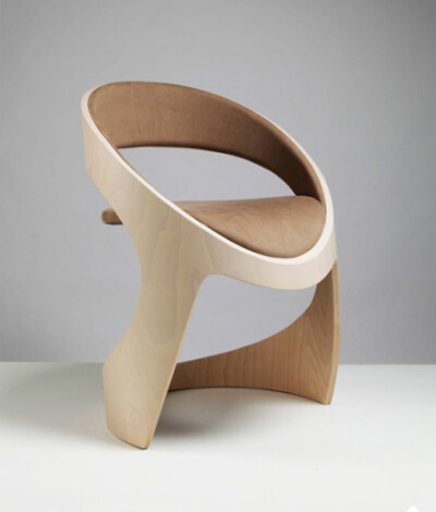 法国设计师Jean-Pierre Martz 的作品 Tube Chairs，一把优雅的椅子