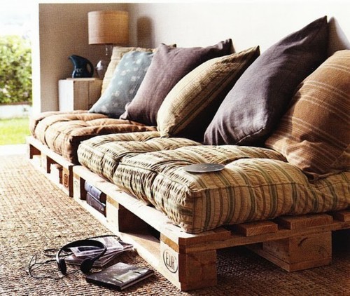 Bohemian Homes :Pallet bench 窝在沙发里