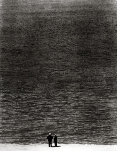 老人与海，墨然岁月 丨摄影：Ralph Steiner，1921年