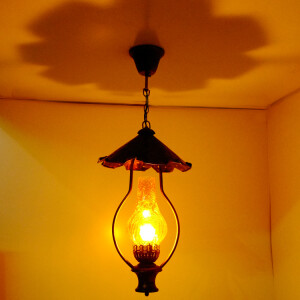 老家具复古吊灯 。煤油马灯，很有感觉，这个温暖的灯光。