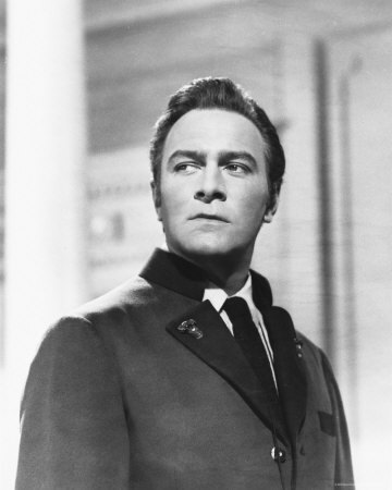 Christopher Plummer。岁月堆砌成的沧桑，和你的高傲你的英俊。