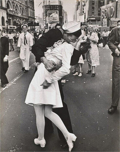 Alfred Eisenstaedt的传世经典——胜利之吻