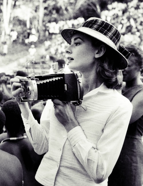 Audrey on the set of The Nun’s Story, 1959..