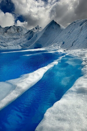 智利，巴塔哥尼亚，好圣洁的蓝。
