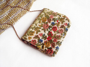 60年代绒布花朵金链手工古董单肩包