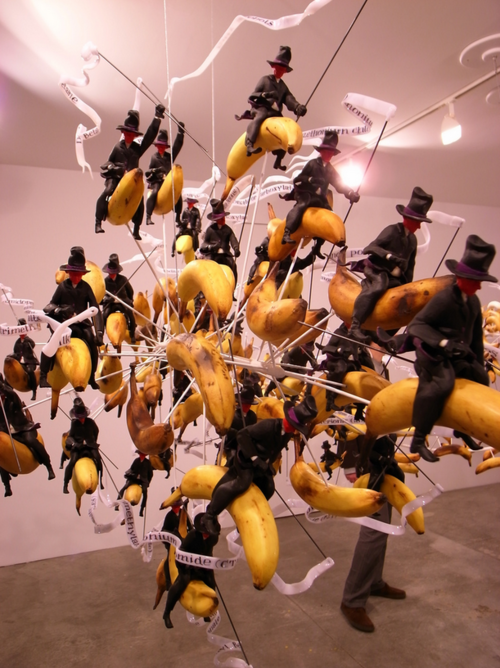 香蕉装置， Banana Riders Gilles Barbier, exposition Galerie Georges-Philippe et Nathalie Vallois, Paris.