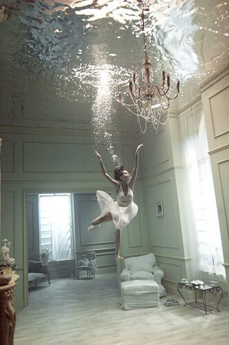 溺水芭蕾
