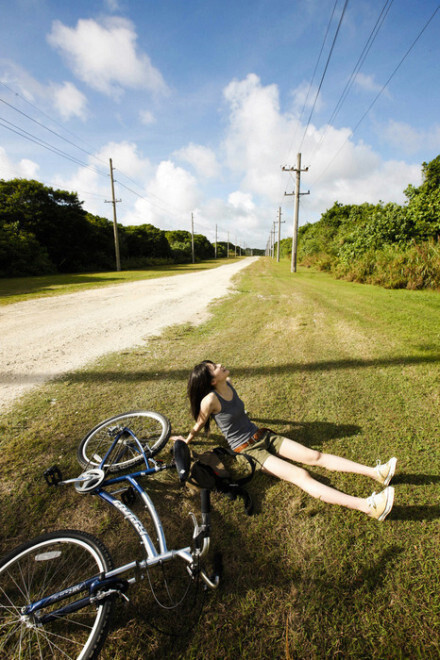 骑着单车去旅行，不问路途远近、不管去向何...