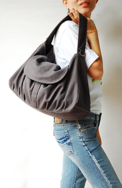 NOTTOC&#39;s SALE 15% OFF - Fortuner in Dark Grey (Water Resistant Insulated) Messenger / Shoulder / Tote Bag