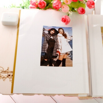 首页选择是个空白页面和DIY工具，写下心情寄语画上一点小画装饰一下，大功告成了。亲，赶快试试吧